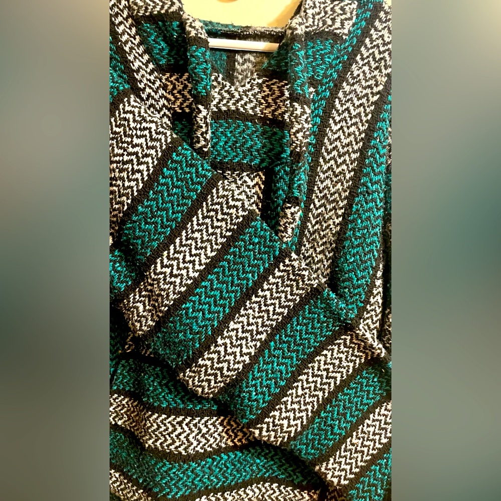 Long sleeve surf poncho hoodie turquoise, drug rug